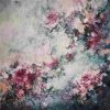 Apstraktno platno s floralnim motivom.